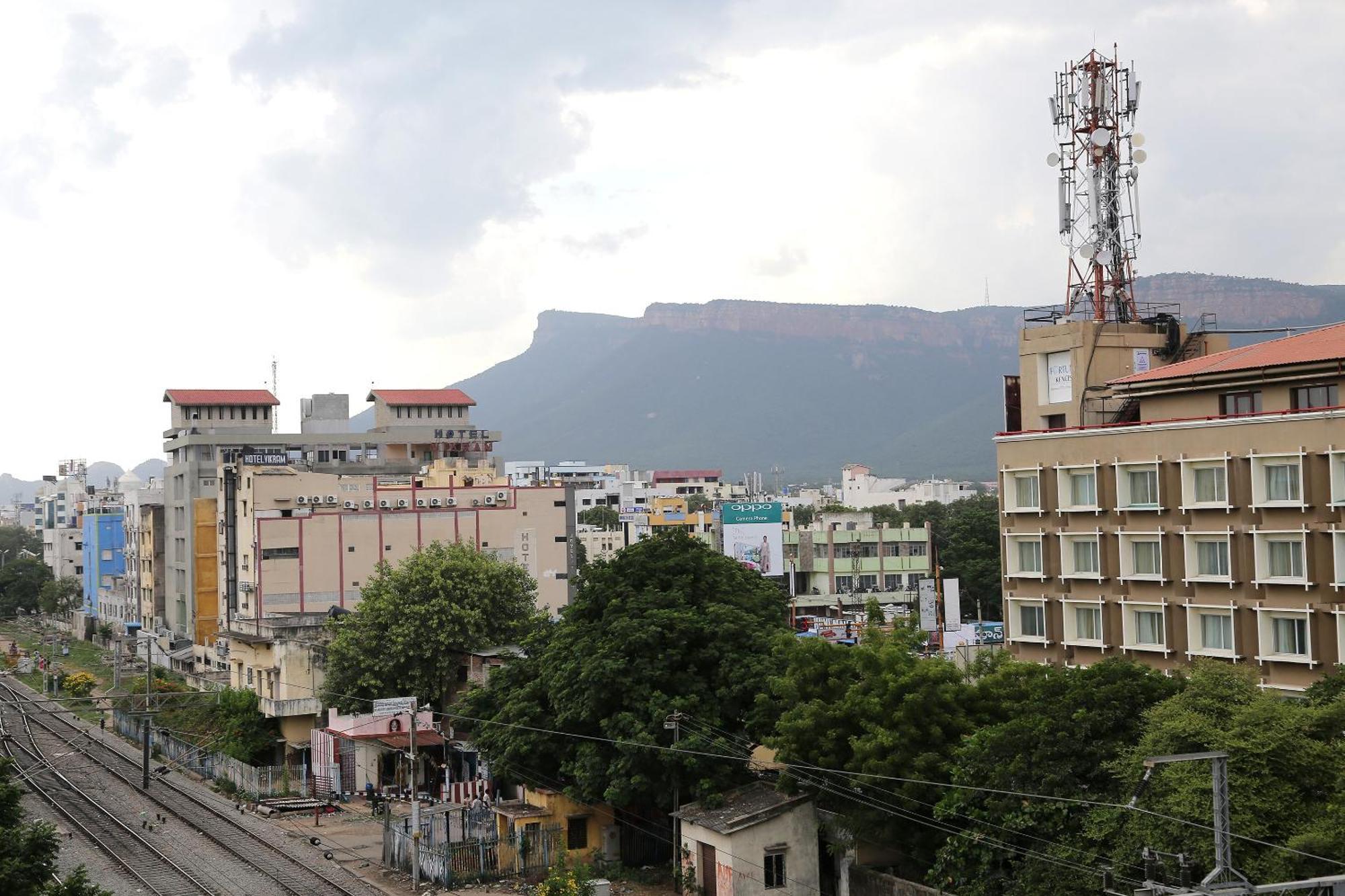 Collection O Poojith Residency Hotel Tirupati Ngoại thất bức ảnh